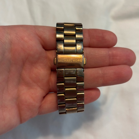 Michael Kors Watch - Picture 2 of 4